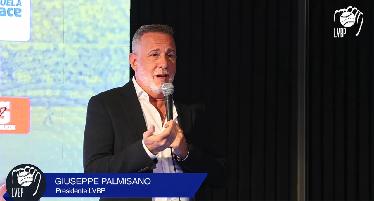 Giuseppe Palmisano presenta las novedades de la temporada 2026-2027 de la LVBP durante una rueda de prensa